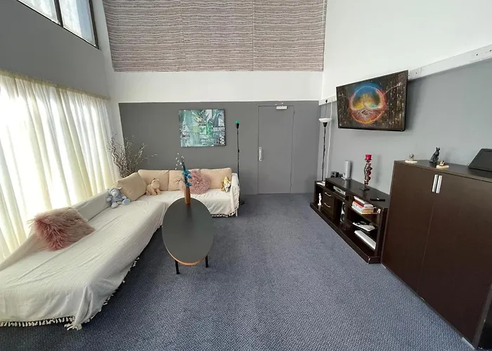 Premium Marina Hostal Paphos