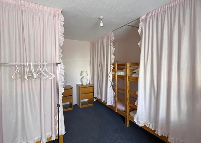 Premium Marina Hostal