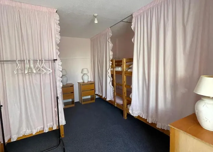 Premium Marina Hostal